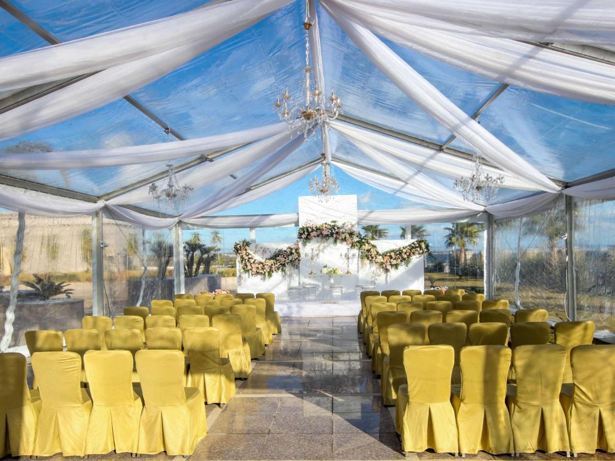 Mövenpick Hotel du Lac Tunis Exterior foto Marquee tent