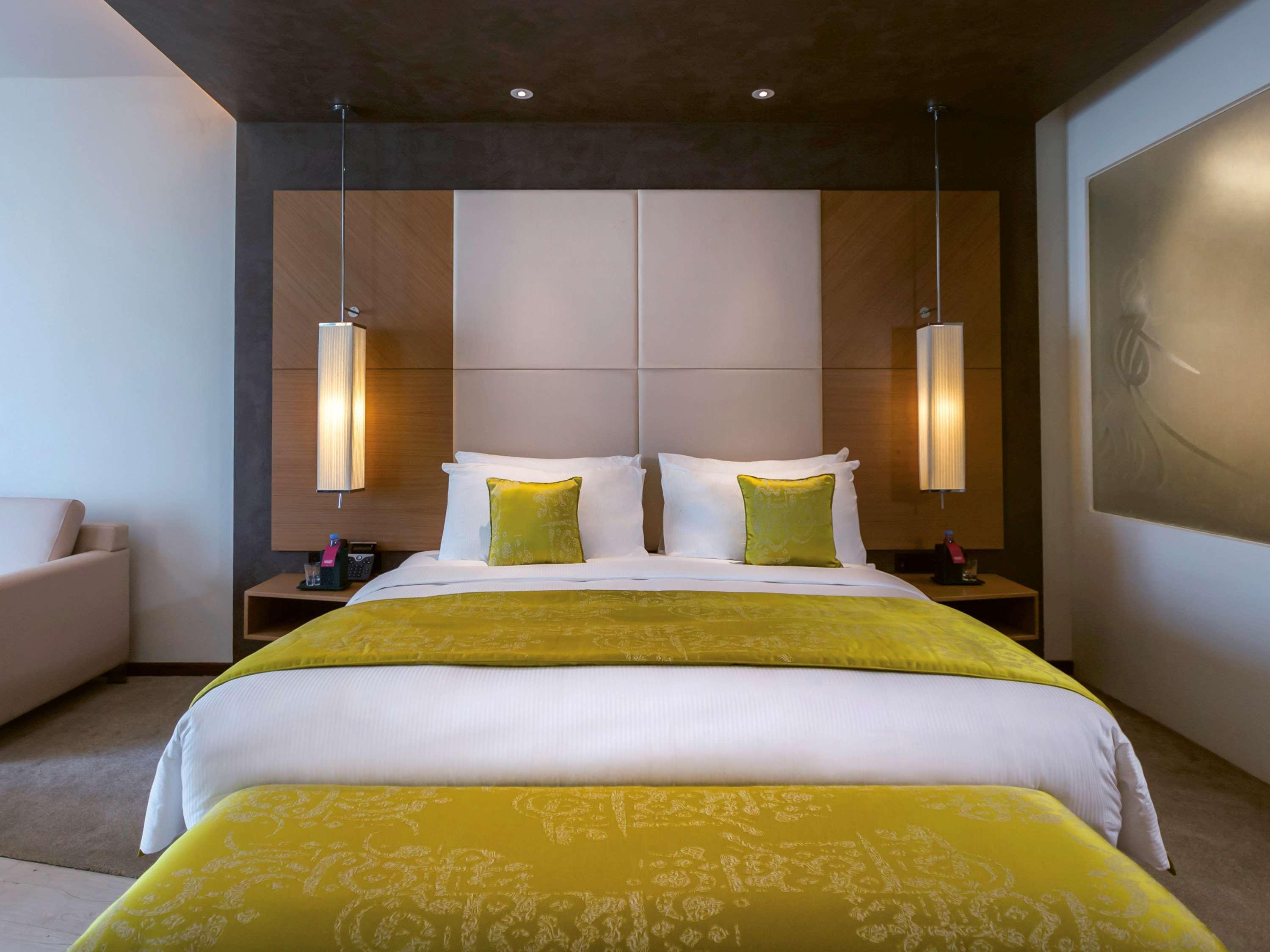 Mövenpick Hotel du Lac Tunis Exterior foto A bedroom at the hotel