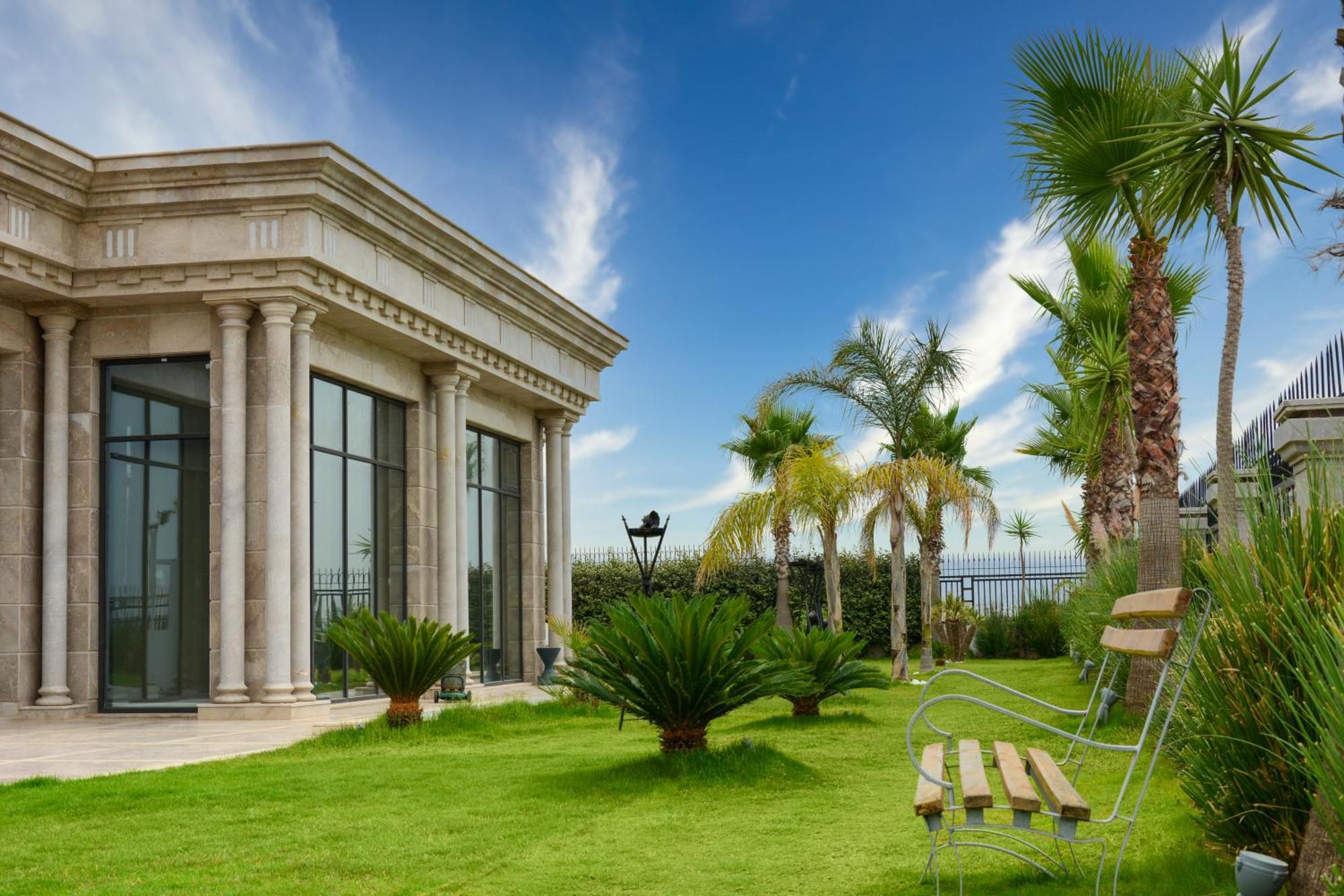 Mövenpick Hotel du Lac Tunis Exterior foto The new building of the university library